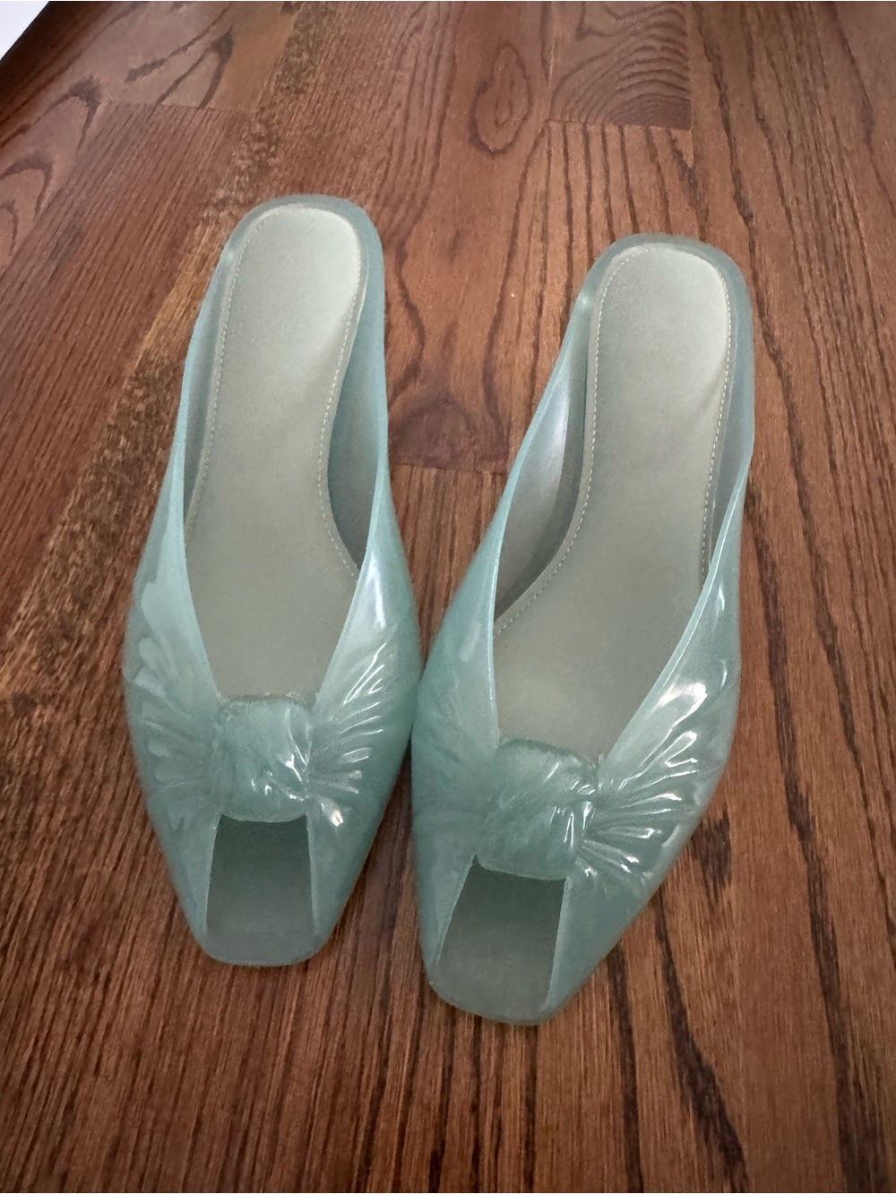 Women’s Open-Toe Slide Mules in Mint Green